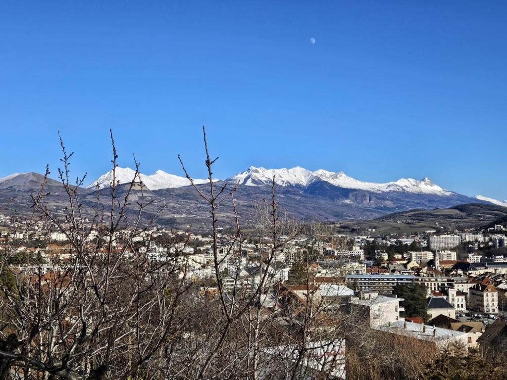 T4 Vue Imprenable Montagnes Et Ville Gap Buitenkant foto